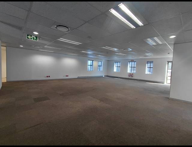 378M² OFFICE TO LET IN BRYANSTON